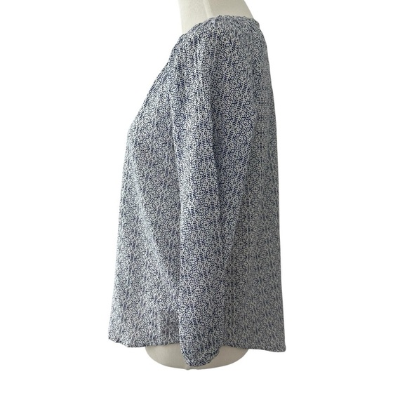 Velvet by Graham & Spencer Women's Blue and white Patterned Top - Picture 4 of 12